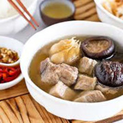 R9    Bak Kut The 肉骨茶	